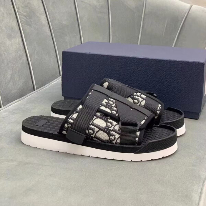 D*or homme slippers