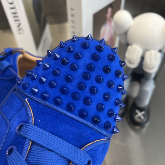 Ch**an louboutin l**is junior spikes
