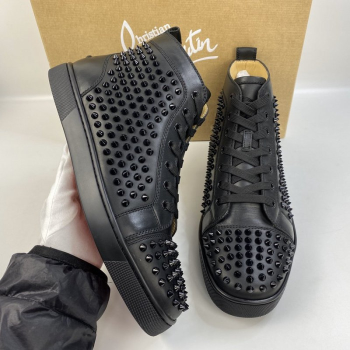 Ch**an louboutin l**is junior spikes